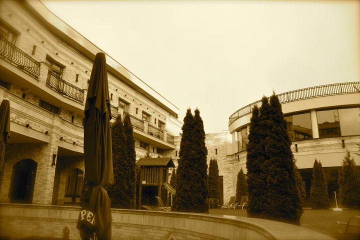 2012 - Hotel Kapitány