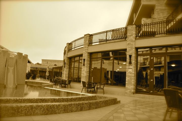 2012 - Hotel Kapitány